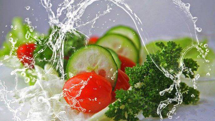 Salad or Cheeseburger? New Research Finds That Our Co-workers Shape Our Food Choices
