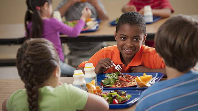 Study Finds Americans Eat Food of Mostly Poor Nutritional Quality – Except at School